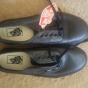 Van's black leather shoes